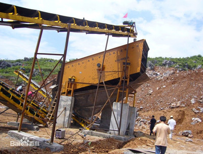 振动筛生产现场 振动筛 (4).jpg