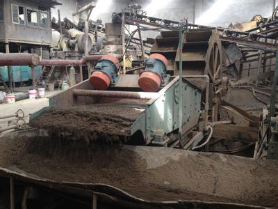 脱水振动筛用户现场 脱水振动筛用户现场.jpg